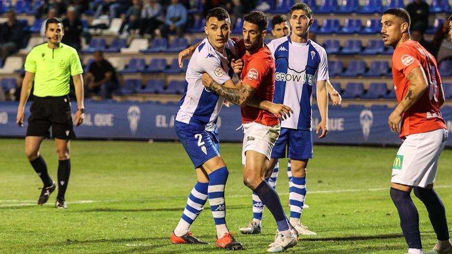 El Alcoyano visita el Nuevo Arcángel con problemas en la defensa