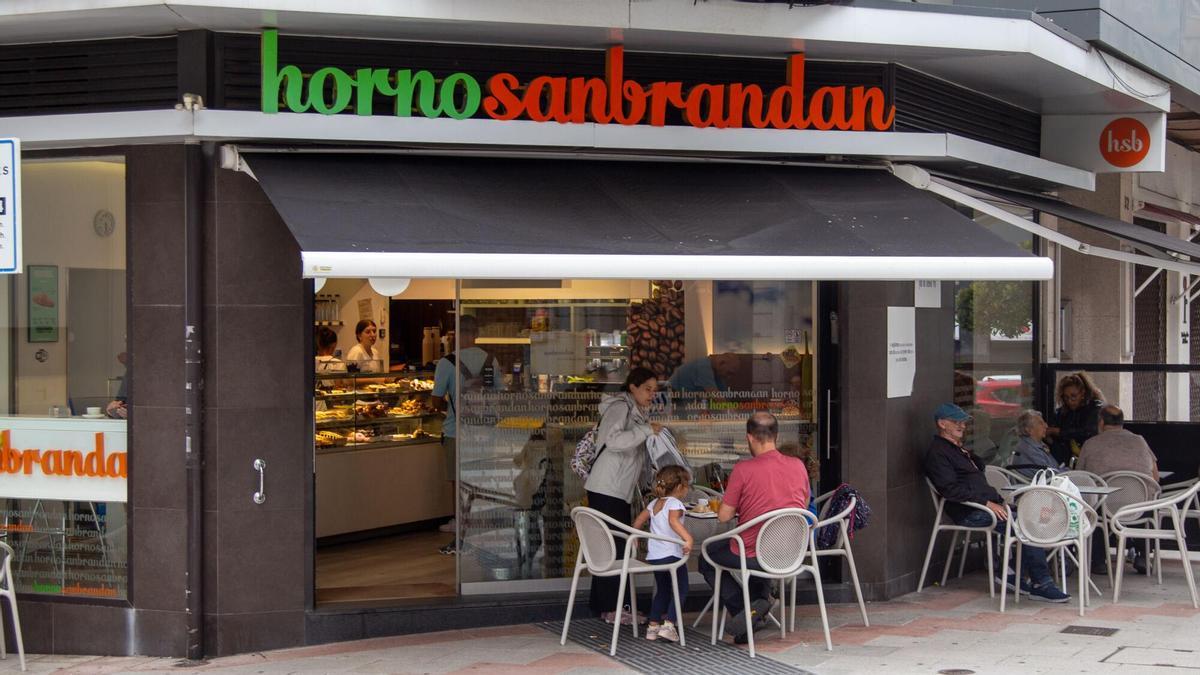 La dueña de las panaderías Sanbrandán entra en pérdidas tras gastar 1,7 millones en despidos