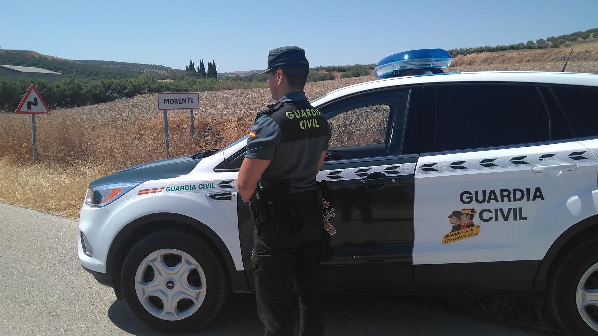 Patrulla de la Guardia Civil en Bujalance.