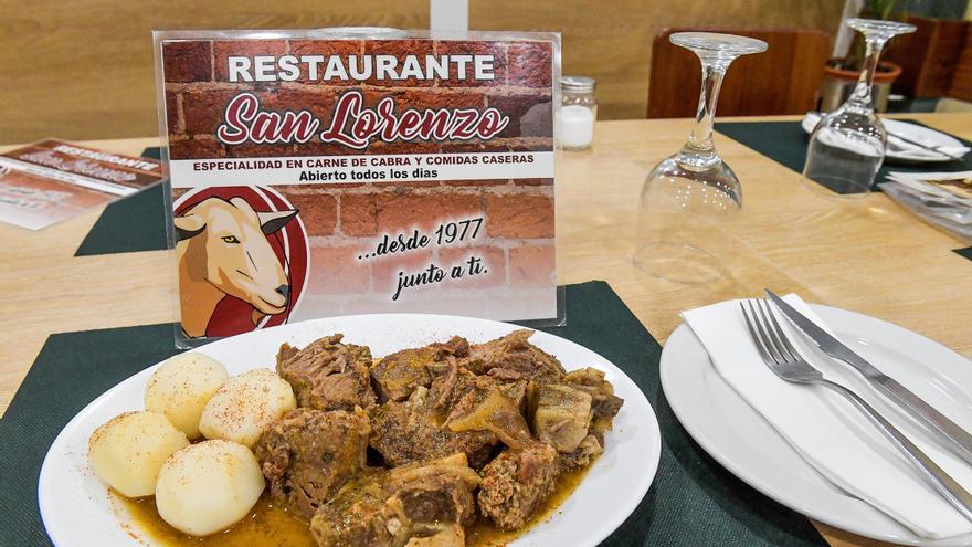 El restaurante de Las Palmas de Gran Canaria que mantiene su tradicional receta de carne de cabra desde hace 47 años