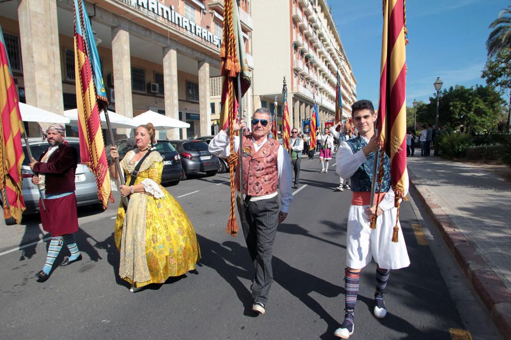 Homenaje a la Senyera de la agrupación de Fallas del Marítim