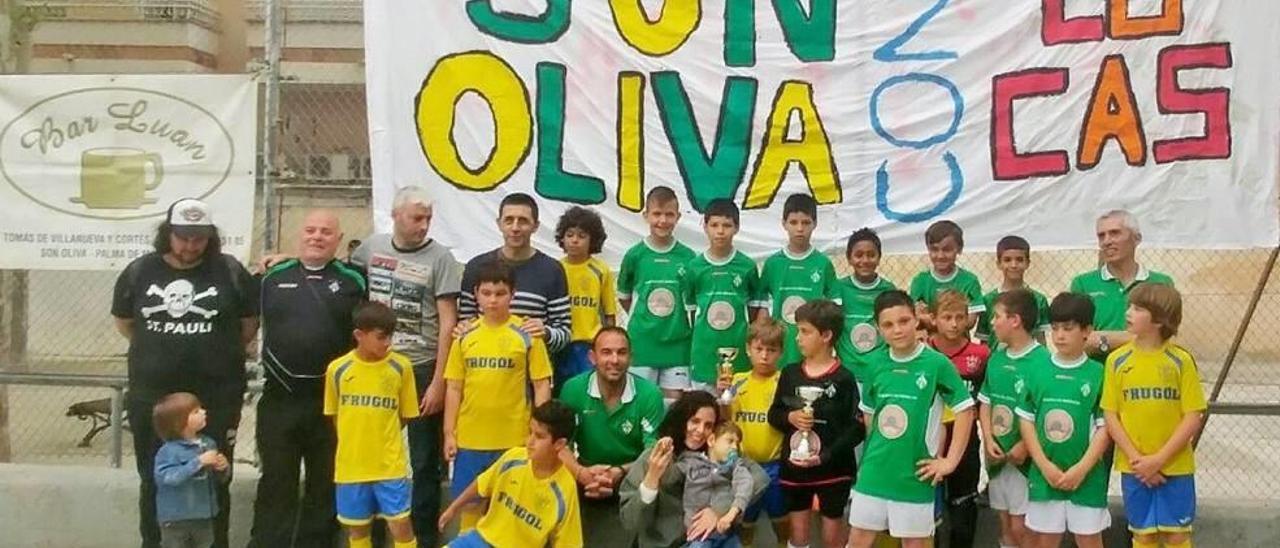 El Son Oliva de fútbol sala se ha volcado con Lucas en su Semana Deportiva.