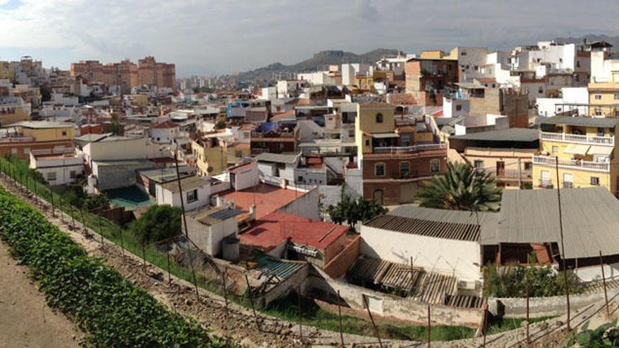 Vista parcial del parque inacabado de Mangas Verdes, en 2014, cuando llevaban las obras siete años paralizadas.