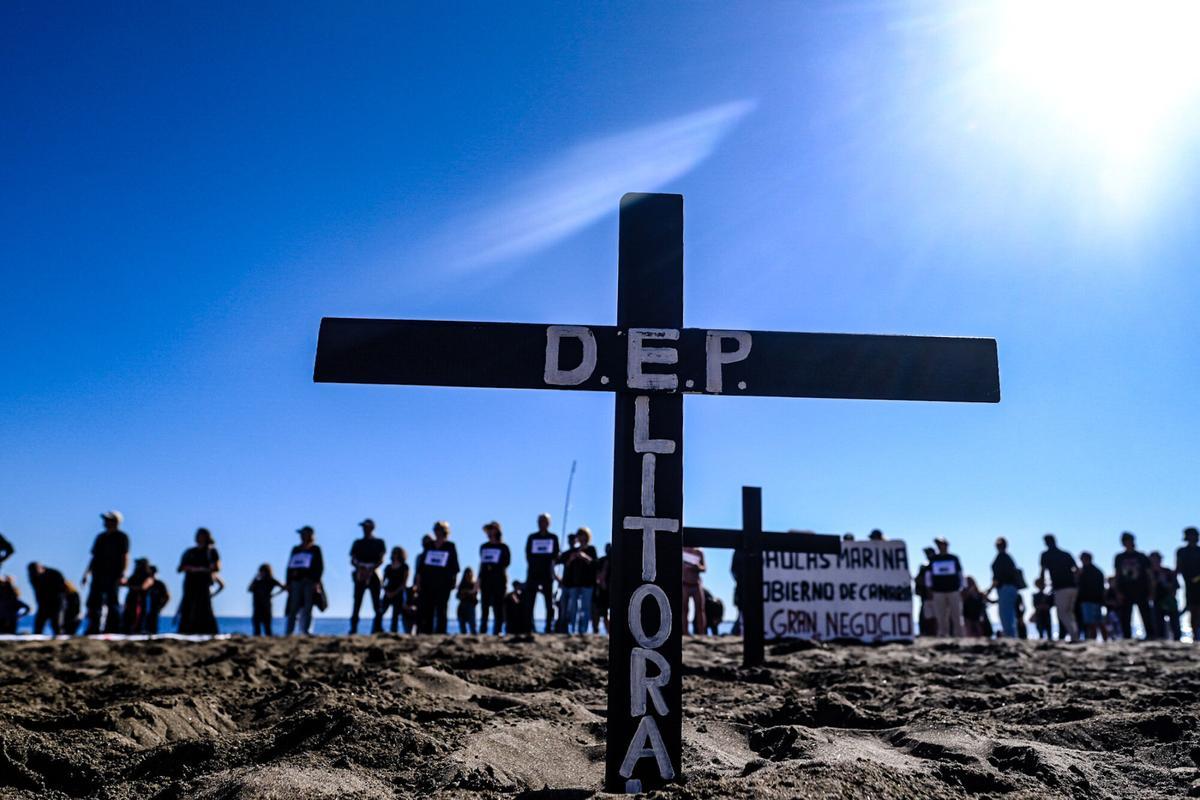 Manifestación contra las jaulas marinas en la costa de Telde
