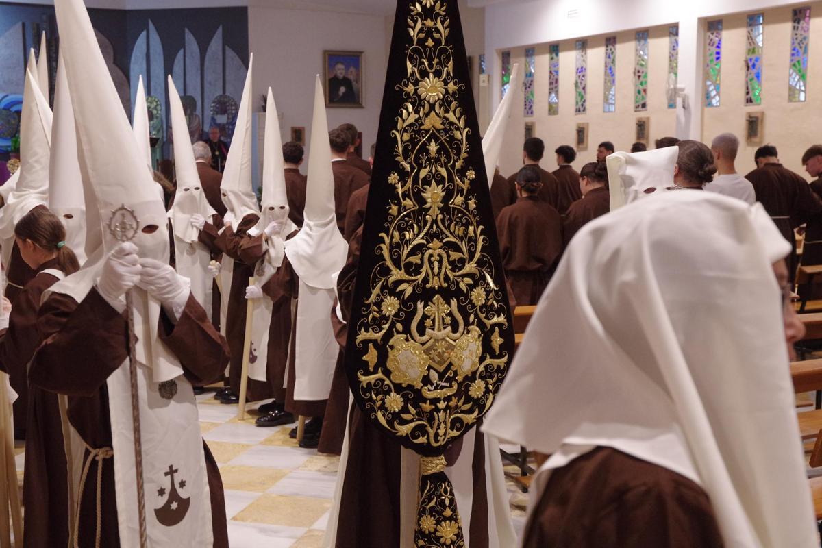 Procesión de la Virgen de las Lágrimas del Carmen de Huelin, en imágenes