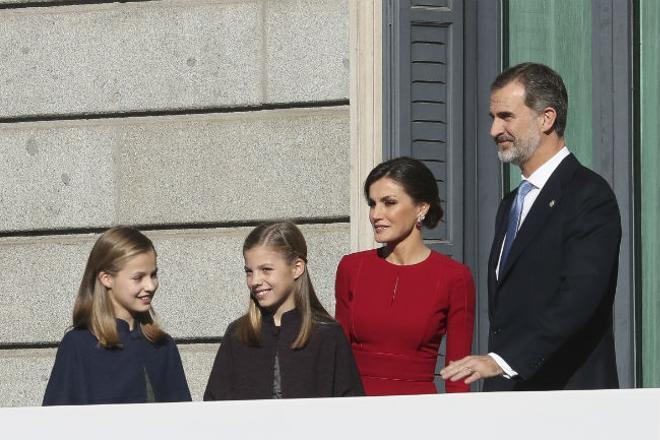 Los Reyes junto a Leonor y Sofía el día de la Constitución Española