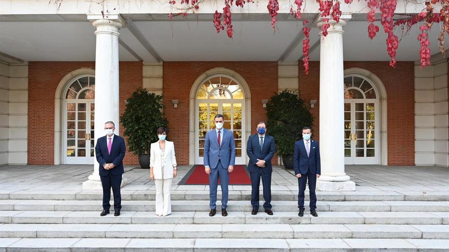 Gallardo y Quintana presentan el proyecto de unión de Villanueva y Don Benito a Pedro Sánchez