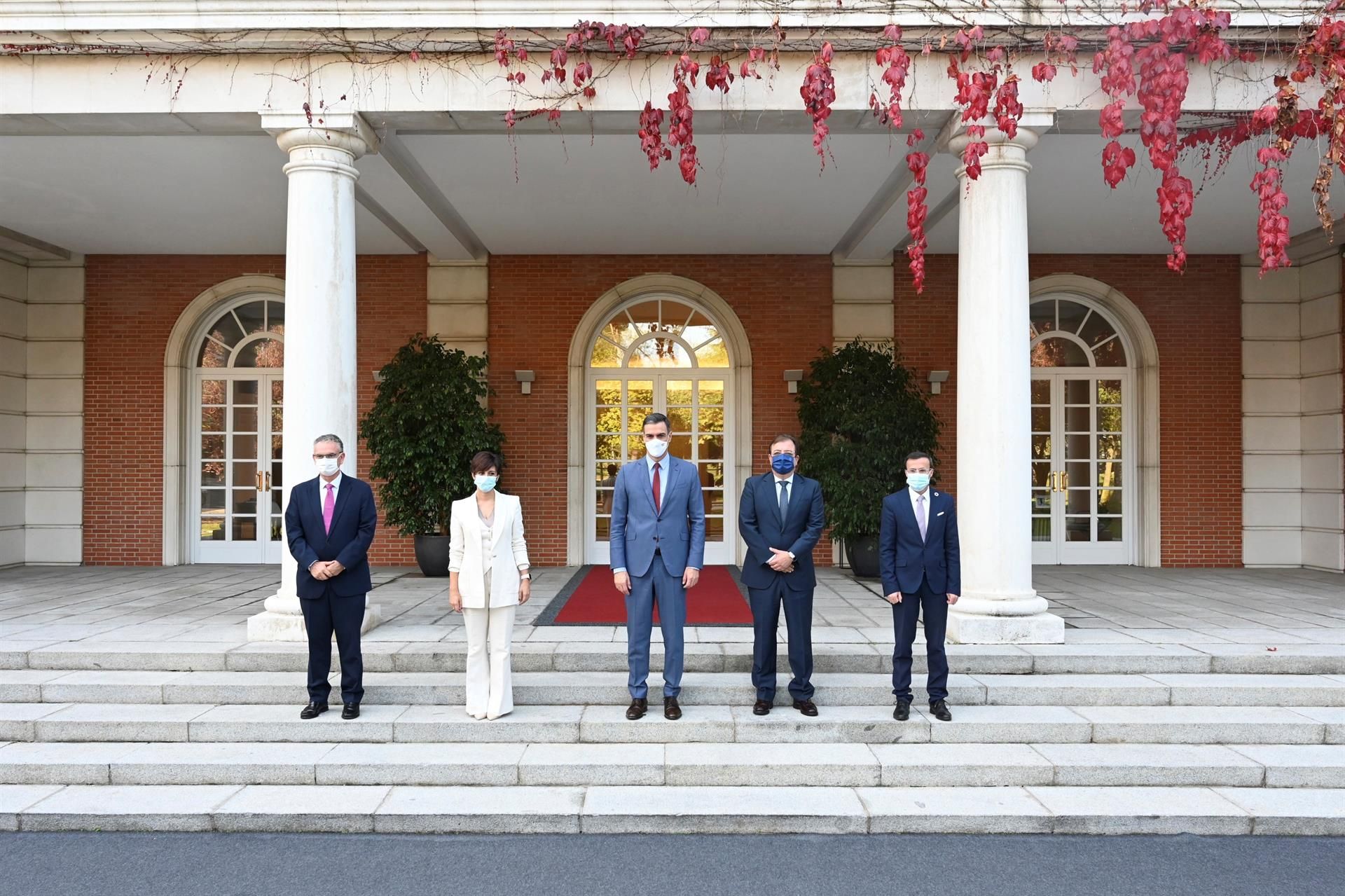 Gallardo y Quintana presentan el proyecto de unión de Villanueva y Don Benito a Pedro Sánchez