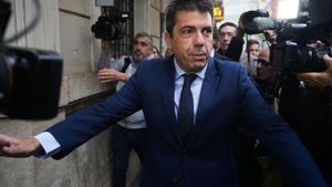 Mazón: Con Feijóo hablo a menudo de la reconstrucción DE Valencia que es su prioridad y la mía