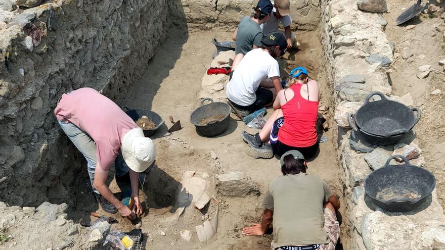 Les excavacions d&#039;estiu a la Ciutadella de Roses descobreixen una necròpolis infantil dels segles IV i V