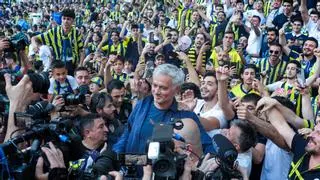Mourinho llega al Fenerbahçe: "Vuestros sueños ahora son mis sueños"