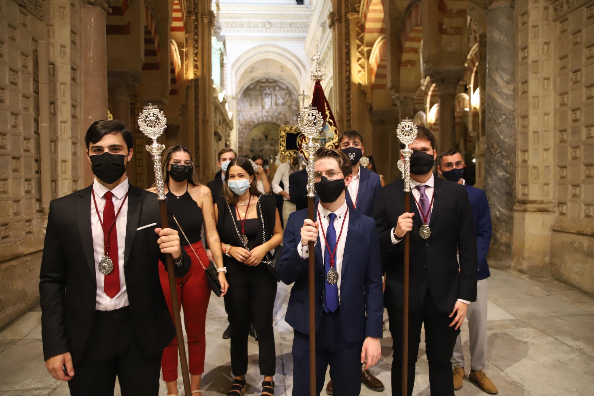 El Vía Lucis de la Virgen de la Fuensanta recoore el Patio de los Naranjos