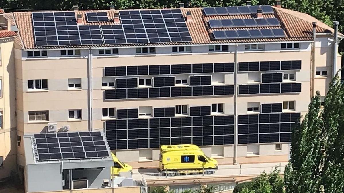 Les plaques solars que es van instal·lar al Centre Sanitari l’any passat | CC SOLSONÈS