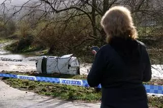 Tercer dia de recerca del conductor de la furgoneta arrossegada pel riu a Llinars del Vallès