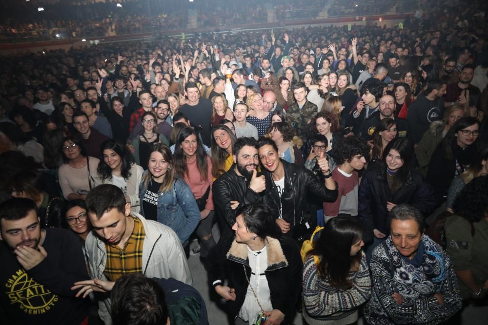 Fito y Fitipaldis llenan el Palacio de los Deportes de Gijón