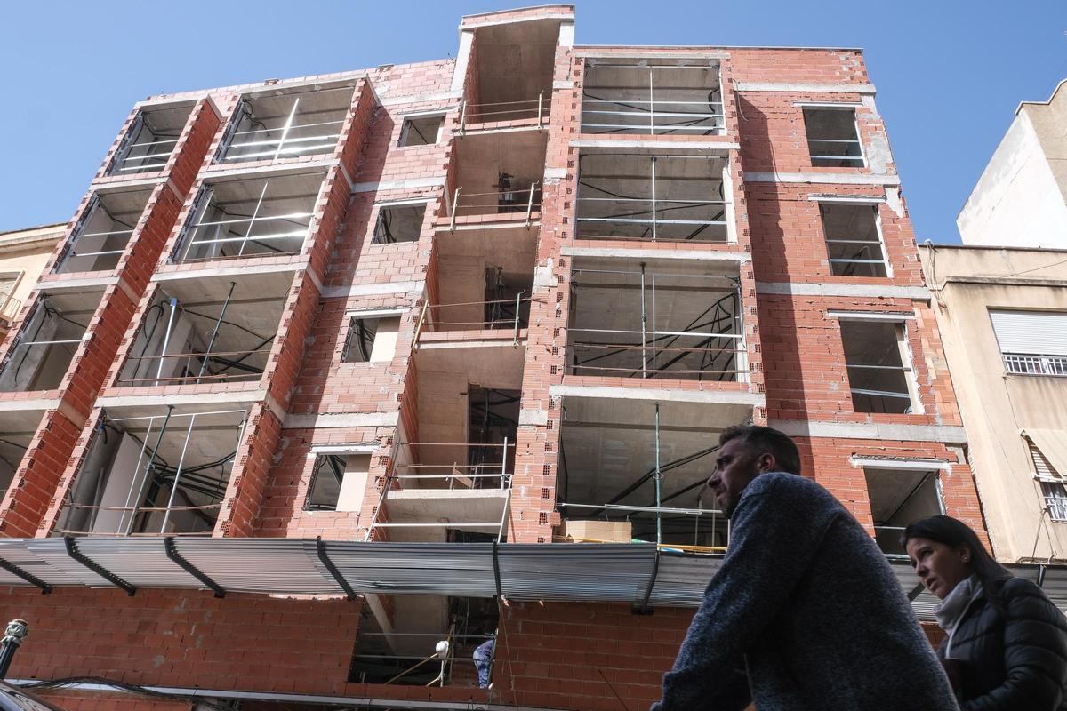 Una vivienda en construcción en una imagen de archivo.