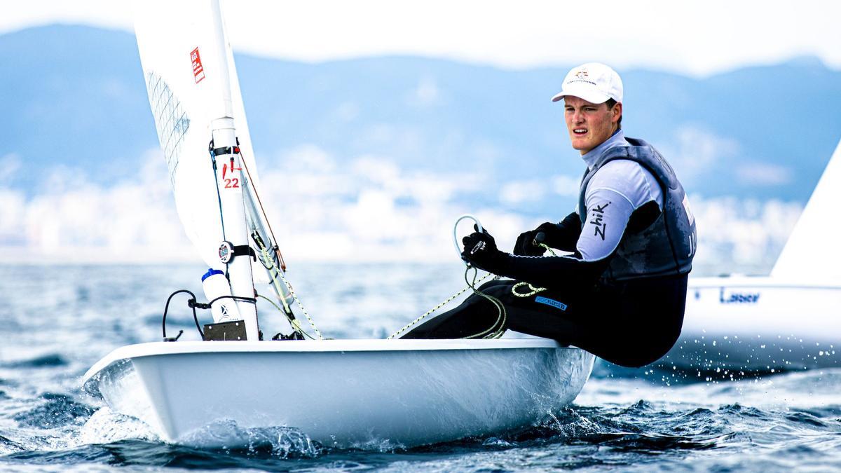 El bronce olímpico Joan Cardona ha pasado de la clase Finn a Laser.