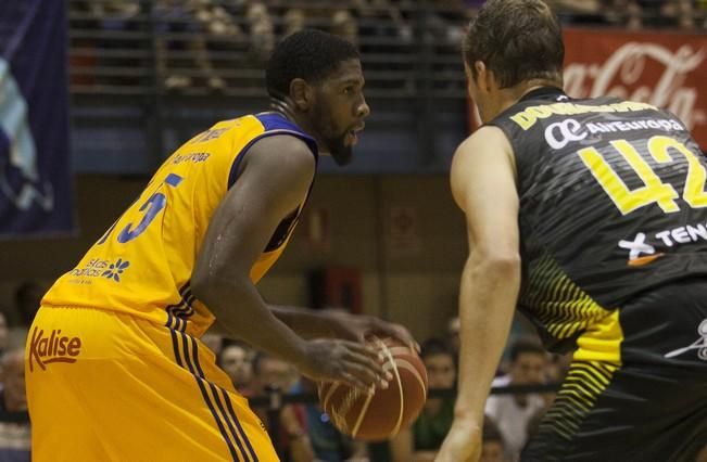 03/09/2016.DEPORTES .Partido de baloncesto amistoso entre el Iberostar Tenerife y el Herbalife Gran Canaria.