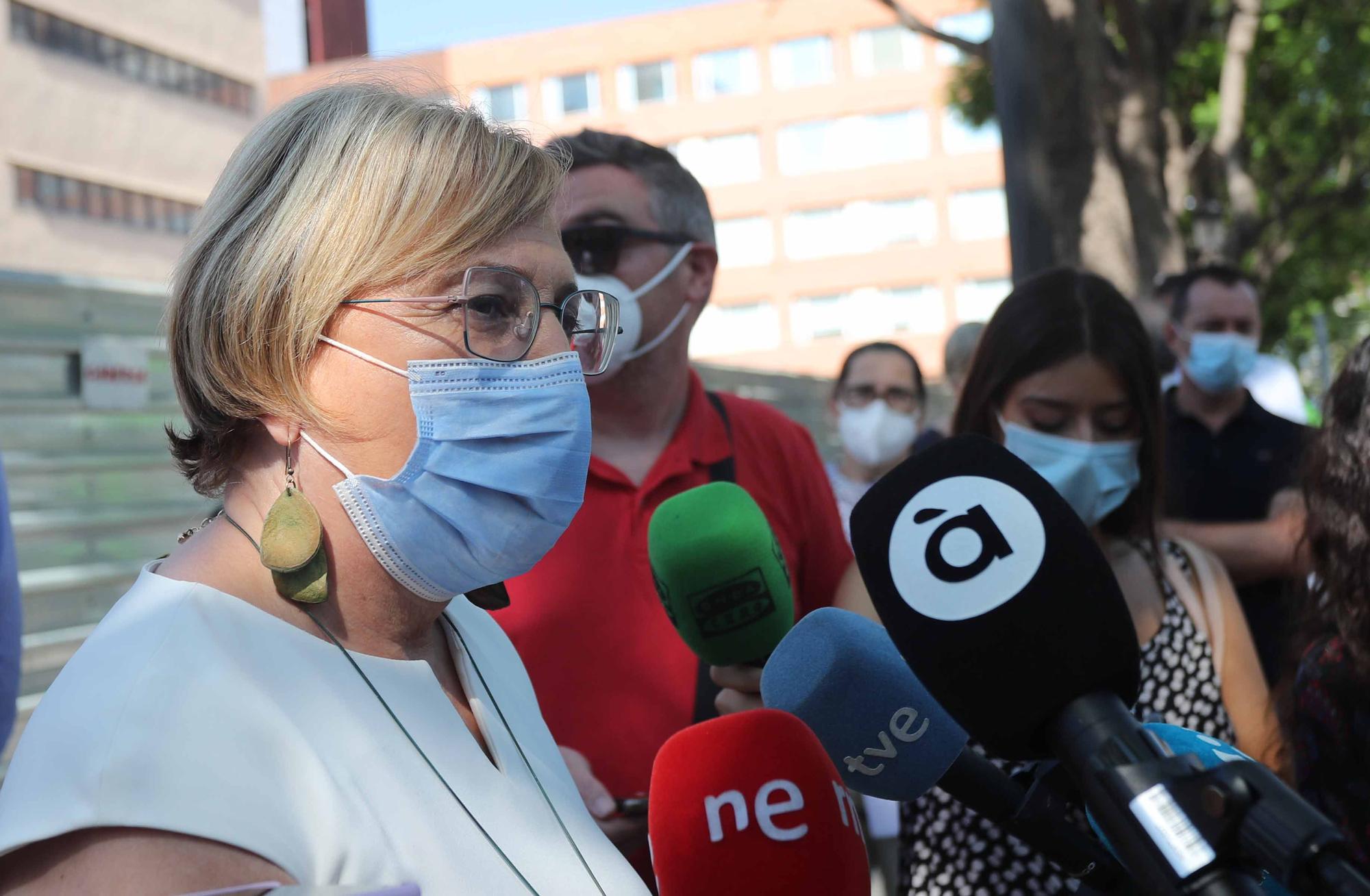 Ana Barceló visita las obras de ampliación del Hospital Clínico