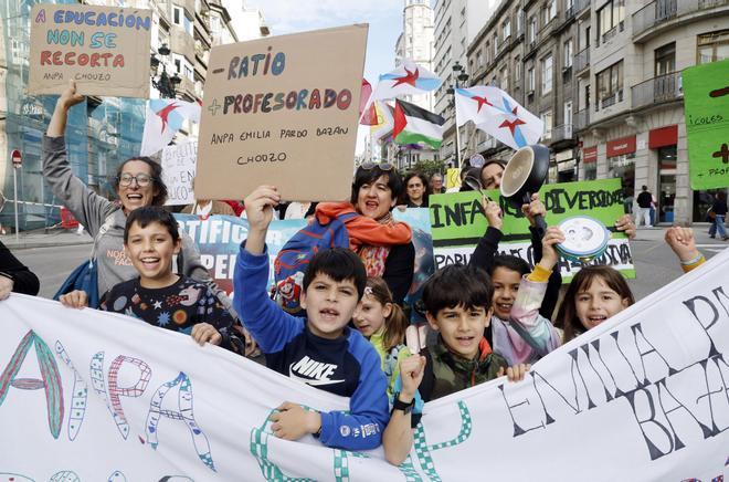 Vigo sale a la calle por una por una enseñanza pública de calidad