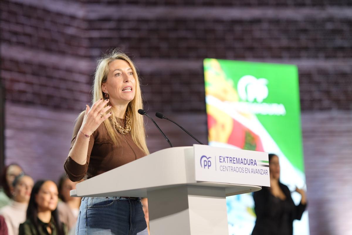 FOTOGALERÍA | El acto de Feijóo y Guardiola en Lobón, en imágenes