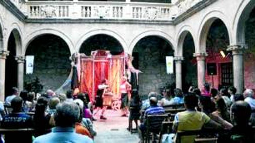 El teatro impulsa las relaciones entre Trujillo y América Latina