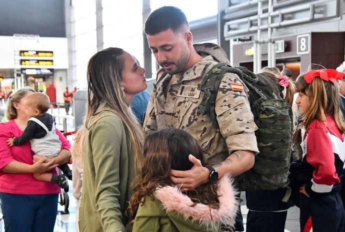 21/05/2019 TELDE.  El jefe del Mando de Canarias, el teniente general Carlos Palacios, despide a la primera rotación de mandos de la Brigada Canarias XVI que se desplaza a Mali para colaborar con la misión de la UE en ese país.  Fotógrafa: YAIZA SOCORRO.  | 21/05/2019 | Fotógrafo: Yaiza Socorro