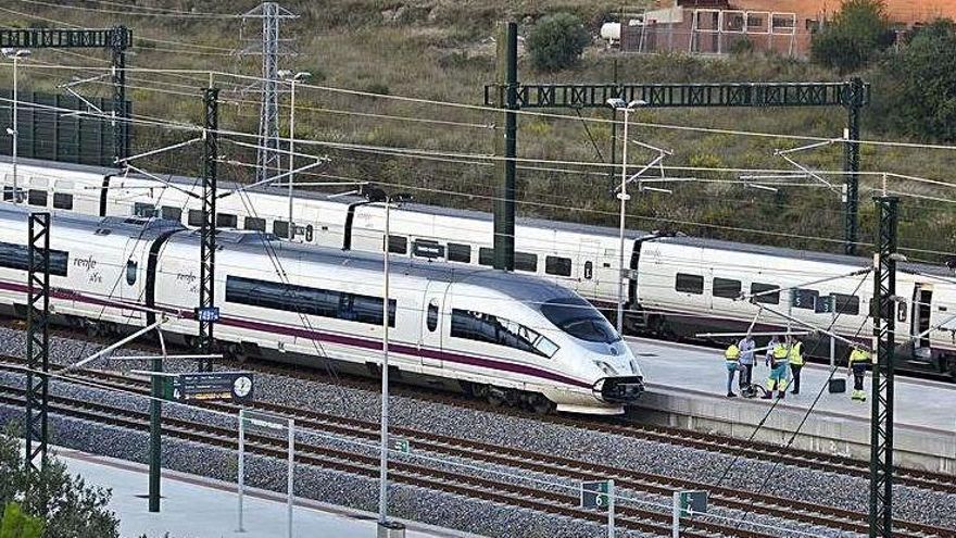 Trens aturats a l&#039;estació de Figueres, en una foto d&#039;arxiu