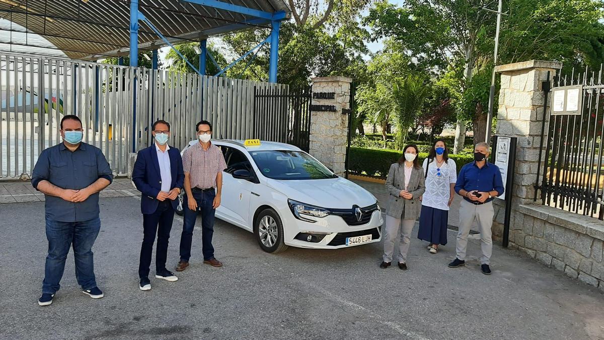 Acto de presentación del servicio de taxi rural a demanda en Belmez.