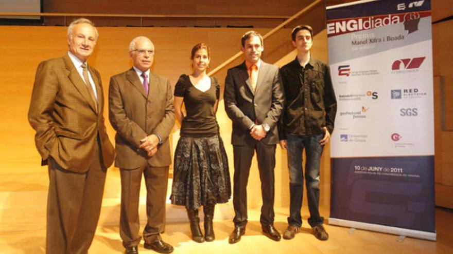 Foto de grup de les persones guardonades amb el Manel Xifra.