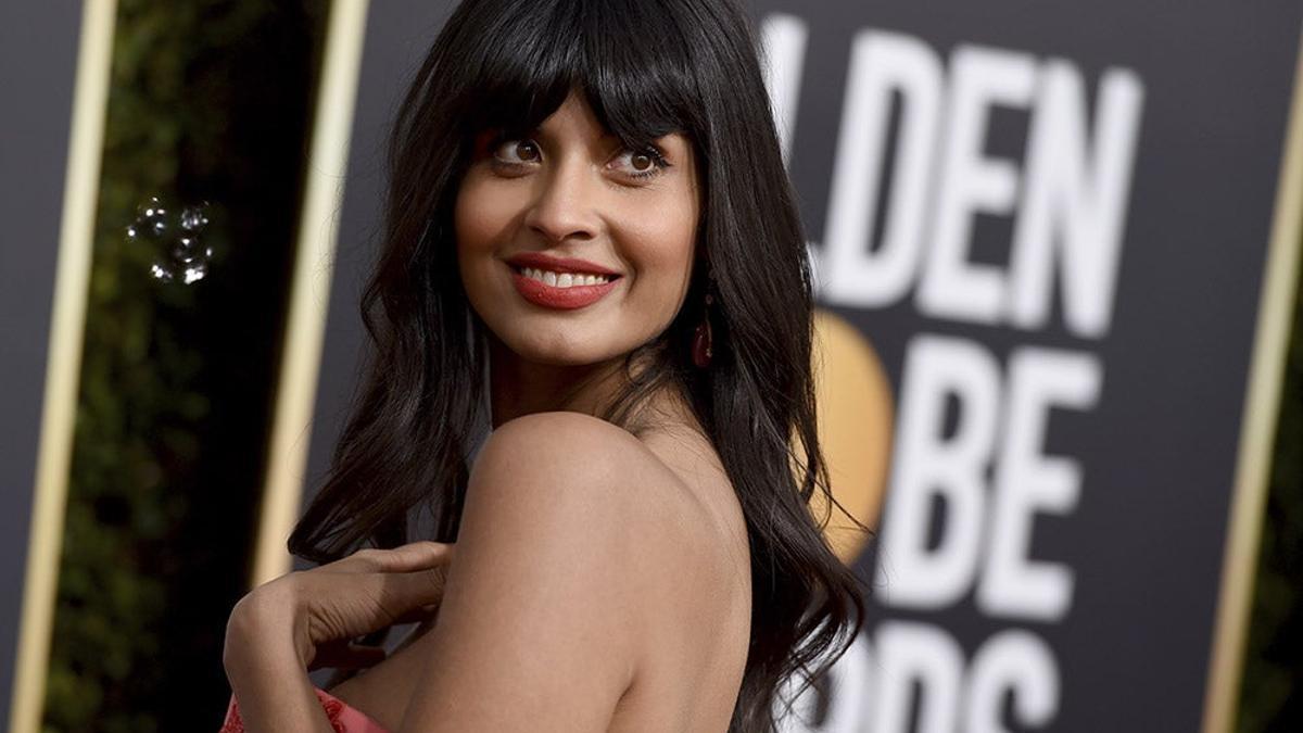 Jameela Jamil critica a Karl Lagerfeld tras su muerte