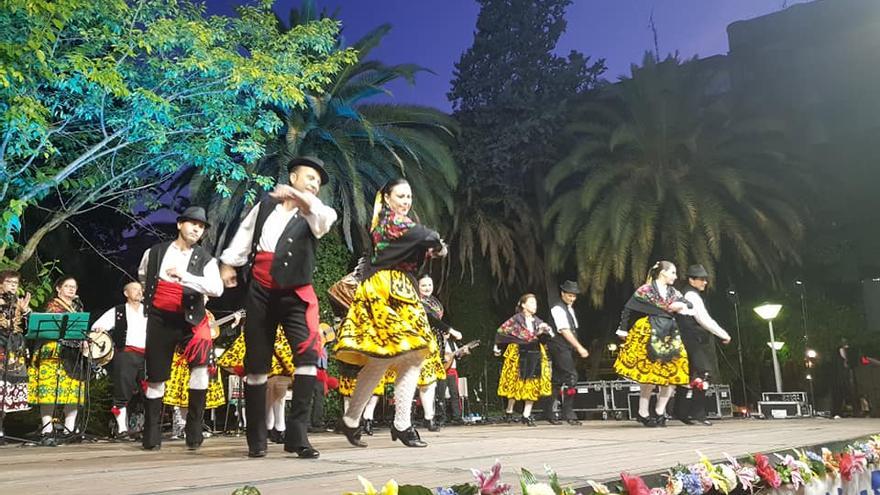 Cuatro agrupaciones de folclore actúan mañana en el parque Casto Lozano de Navalmoral