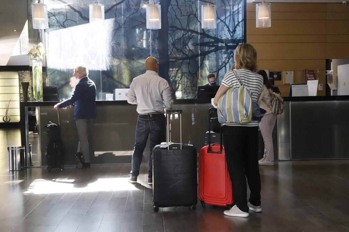 Imagen de archivo de turistas en un hotel de Córdoba.