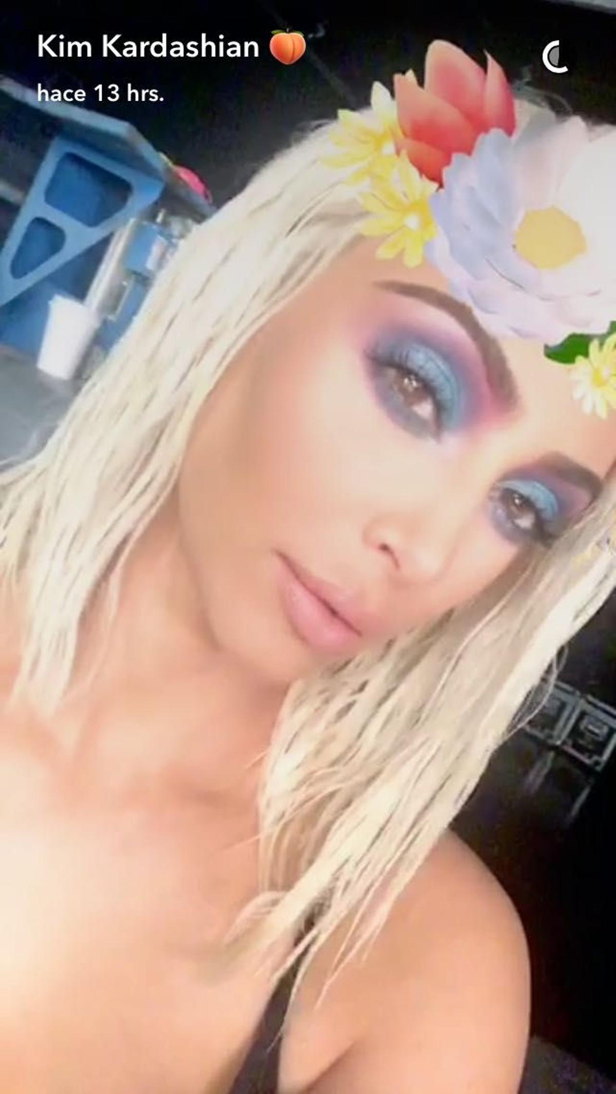 Kim Kardashian enseña su rubia melena en Snapchat