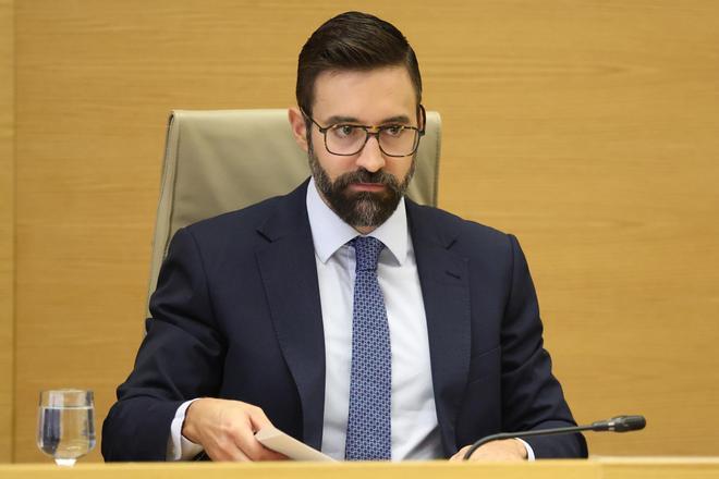 El Gobierno exime de culpa a la CNMC por el apagón y atribuye el retraso de la norma de control de tensión a intereses económicos de las empresas