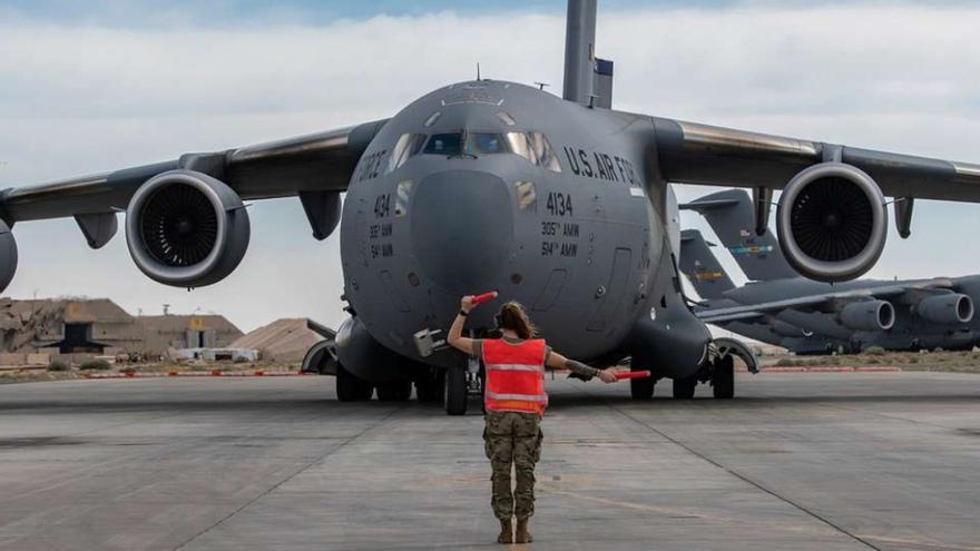 Despegue del orgullo del ejército estadounidense de la base de Gando