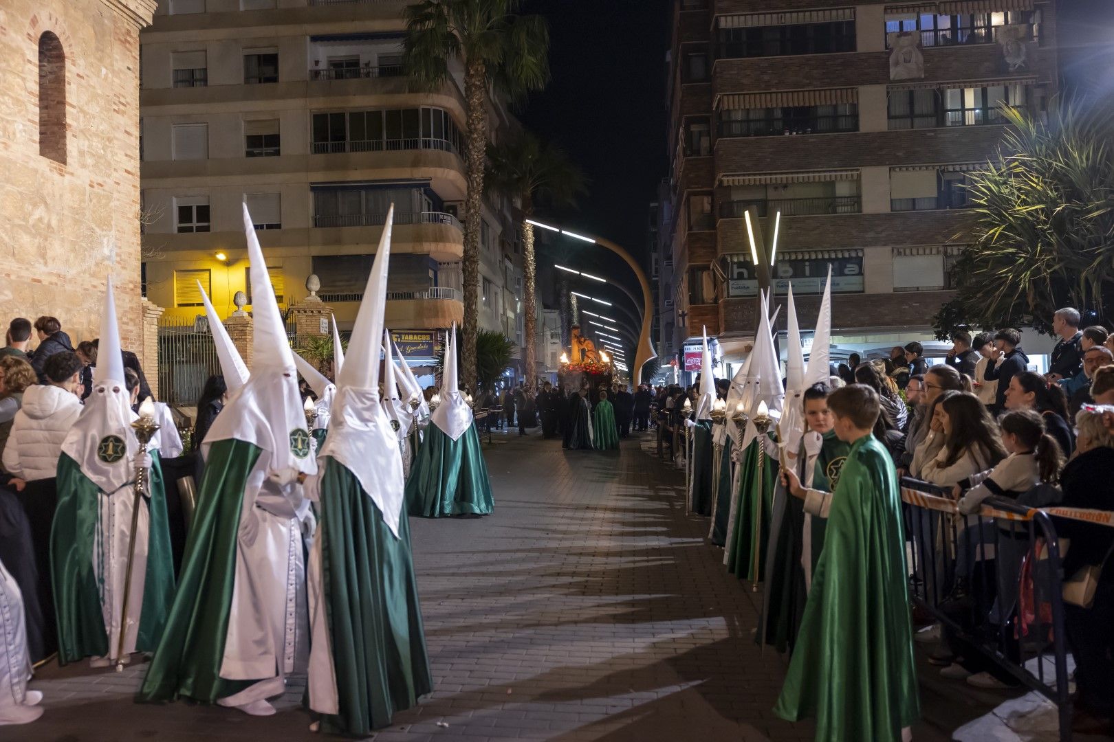 Aquí las imágenes de la Procesión de Lunes Santo en Torrevieja