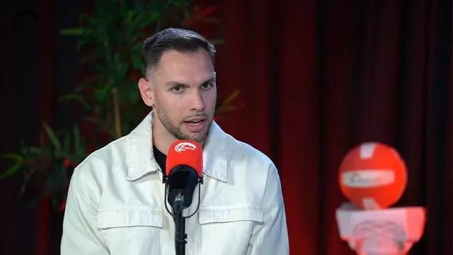 Andrés Villena: "Pierdo más cosas de las que gano yendo con la selección"