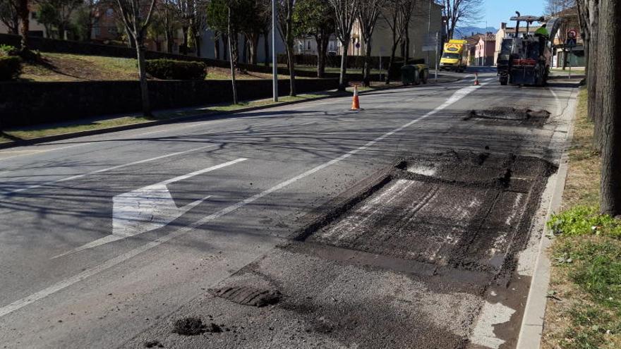 Han començat les obres de pavimentació de l´Avinguda Sant Jordi d´Olot