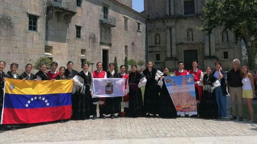 Visita del grupo de danzas del Centro Galego de Maracaibo | FDV