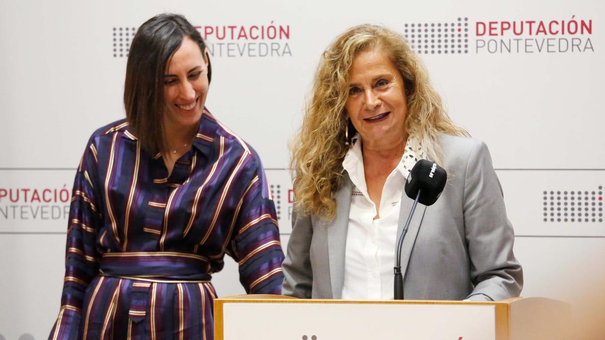 La presidenta provincial, Carmela Silva, presentó las proyecciones para el sector turístico acompañada de la diputada provincial de Turismo, Ana Laura Iglesias.