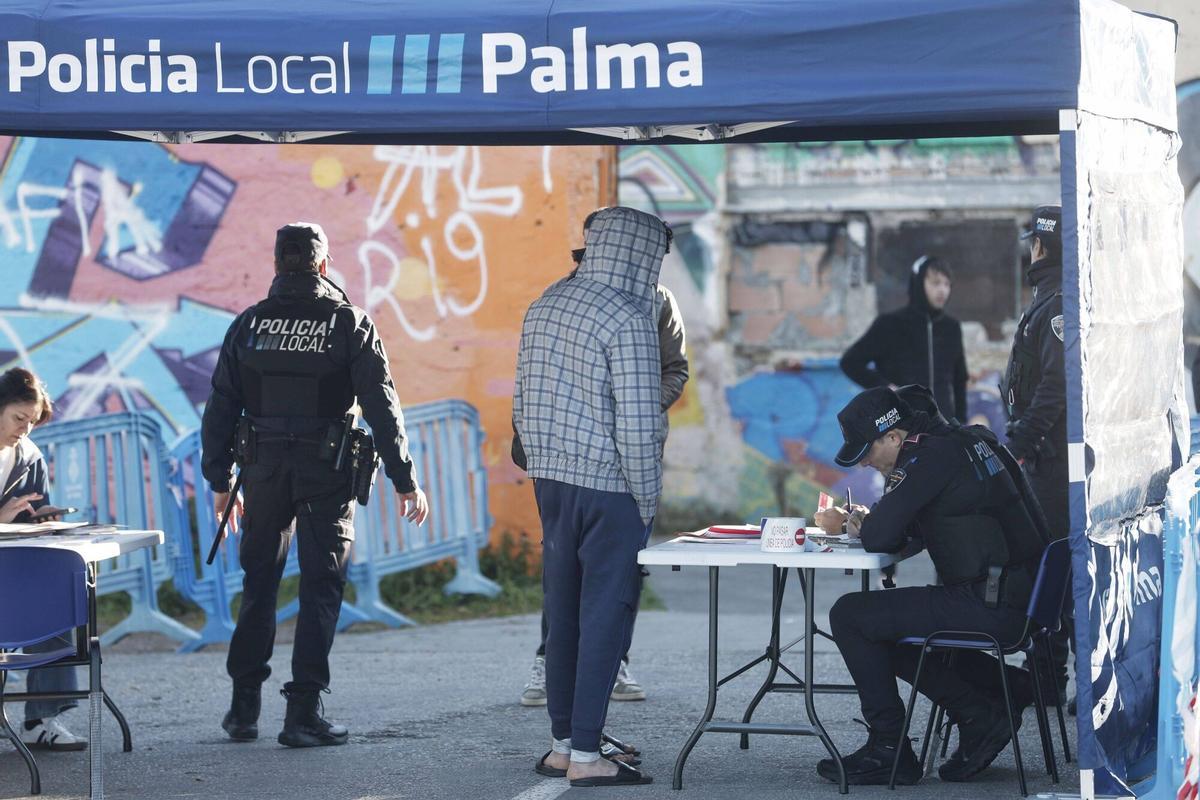 Amplio dispositivo policial en la antigua cárcel de Palma