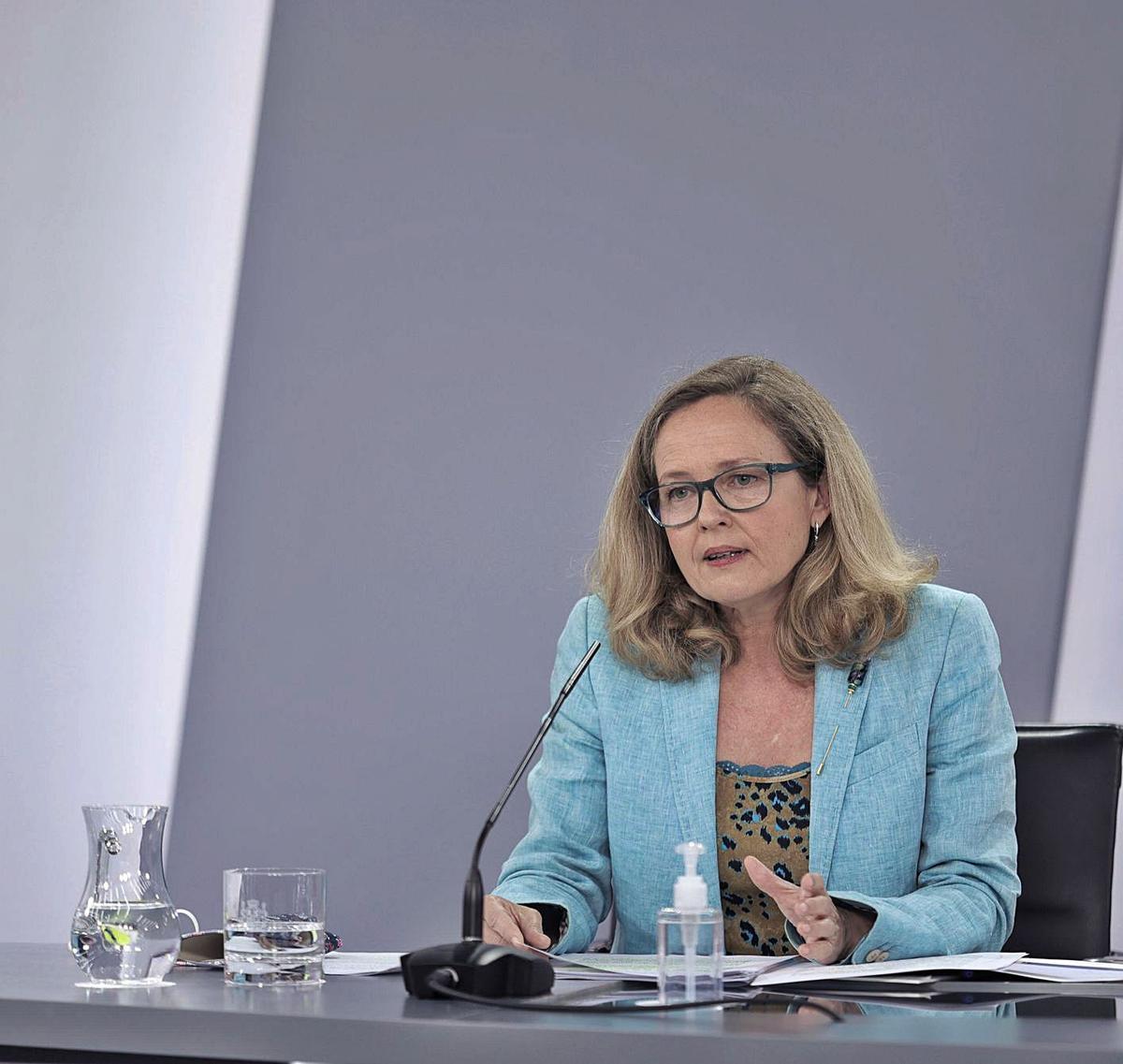 La vicepresidenta del Govern espanyol, Nadia Calviño, en roda de premsa