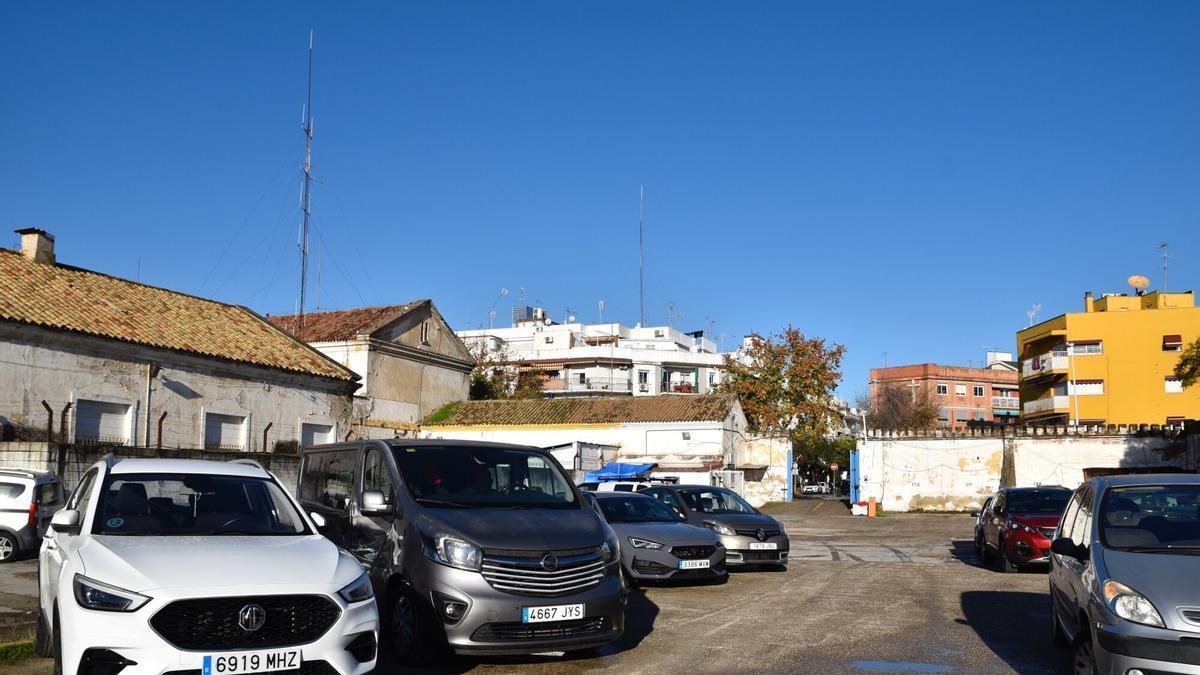Aparcamiento gestionado por el Centro Comercial Abierto de la Viñuela y donde se levantará el parking en altura de lepanto.