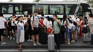 80.000 turistas quedan atrapados en una isla china por un brote de covid