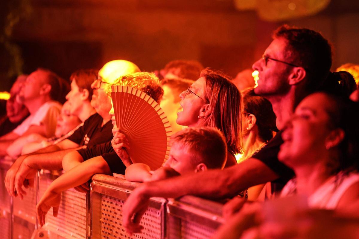 Galería: todas las imágenes del show de Statuas d Sal en Vara de Rey Galería: todas las imágenes del show de Statuas d Sal en Vara de Rey