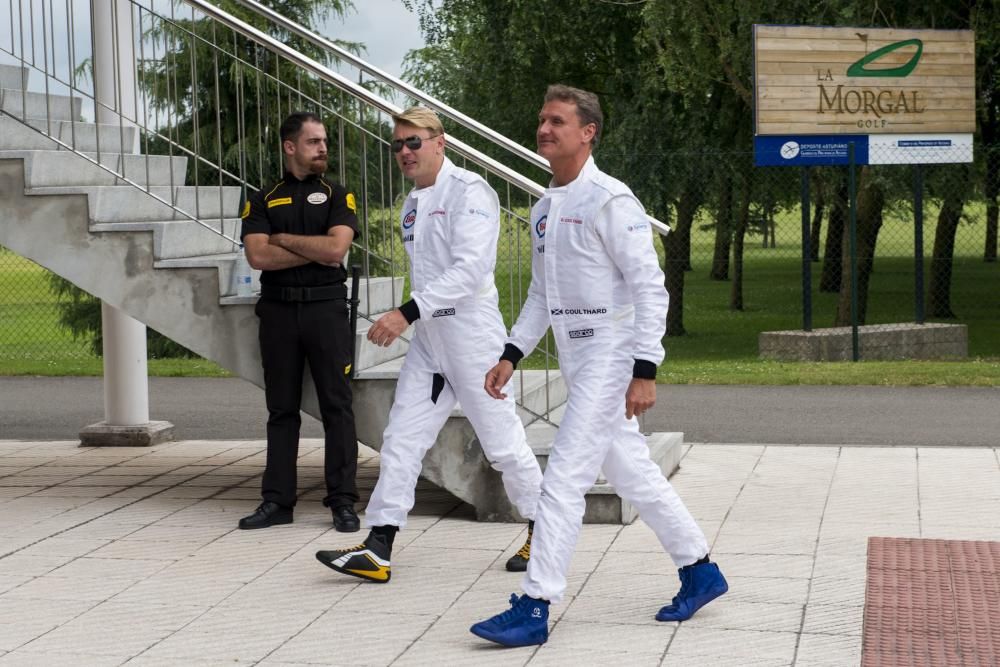 Fernando Alonso en el circuito de La Morgal para grabar un anuncio