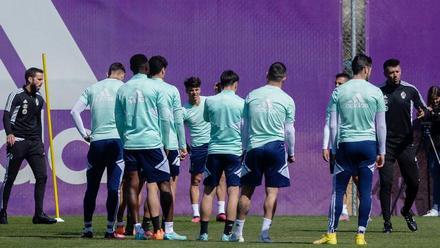 Pezzolano dirige una sesión de entrenamiento del Real Valladolid