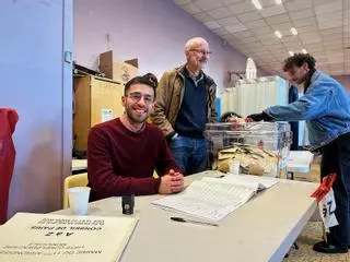 "Hoy me siento un poquito más igual"; votar por primera vez en las municipales de París
