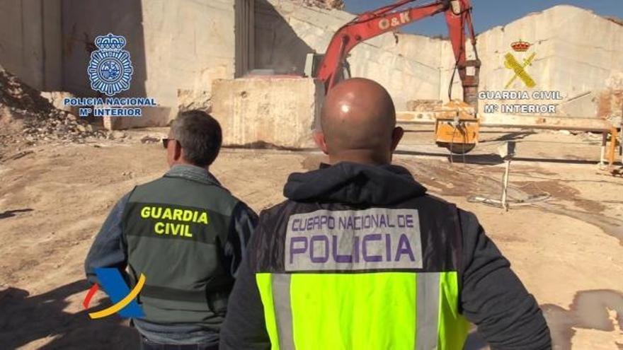 Desarticulada en Alicante una organización que introducía droga oculta en bloques de mármol